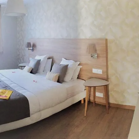 & Lou Paradou Les Bains Hotel 3*