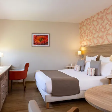& Lou Paradou Les Bains Hotel 3*
