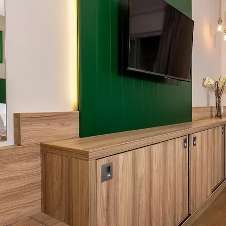 Hotel & Lou Paradou Les Bains 3*
